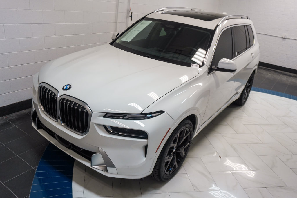 Used 2025 BMW X7 xDrive40i AWD/4WD image 43