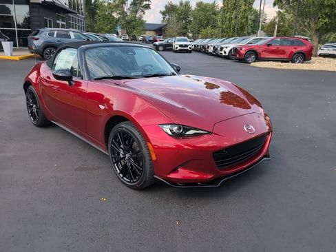 New 2026 MAZDA MX-5 Miata Club w/ Interior Package RWD image 10