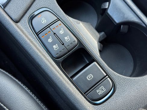 Used 2020 Kia Niro EX Premium FWD image 31