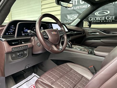 Certified 2024 Cadillac Escalade ESV Sport Platinum w/ LPO, ONYX Package image 4