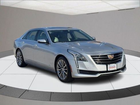Used 2018 Cadillac CT6 Luxury image 2