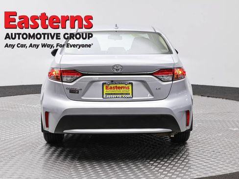 Used 2022 Toyota Corolla LE FWD image 6