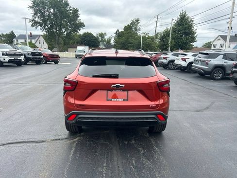 Certified 2024 Chevrolet Trax RS w/ Sunroof Package FWD image 8