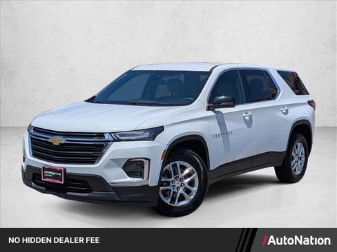 Used 2023 Chevrolet Traverse LS FWD image 1