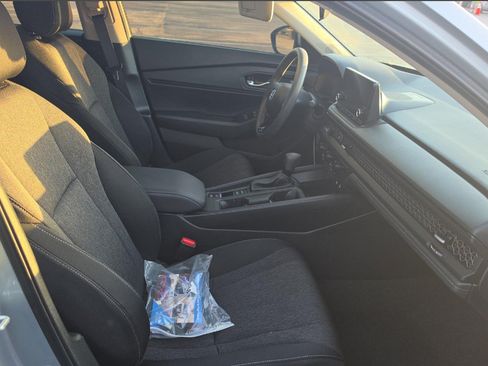 Used 2024 Honda Accord EX image 9