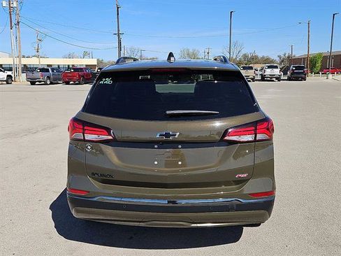 Used 2023 Chevrolet Equinox RS image 4