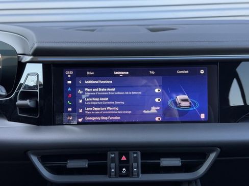 New 2025 Porsche Macan Electric image 27