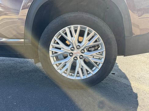 Used 2024 GMC Acadia Elevation w/ Luxury Package image 6