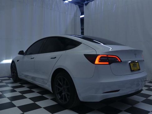 Used 2023 Tesla Model 3 Standard Range RWD image 4