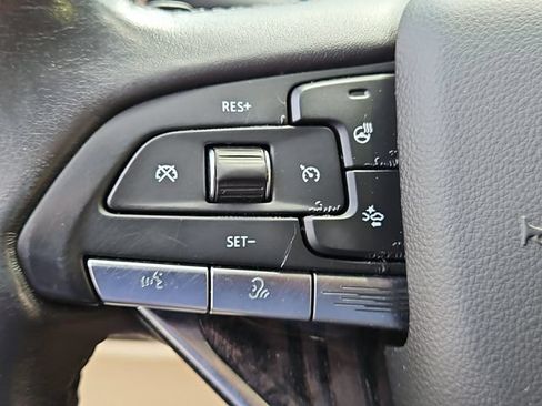 Used 2021 Cadillac Escalade Premium Luxury w/ Performance Package AWD/4WD image 12
