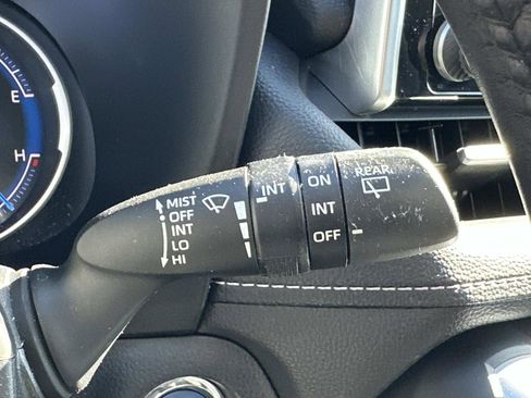 Used 2020 Toyota RAV4 Limited image 29