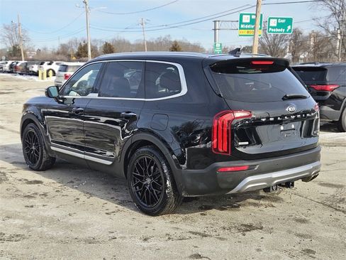 Used 2021 Kia Telluride SX w/ SX Prestige Package image 3