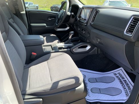 Used 2023 Nissan Frontier SV w/ SV Convenience Package RWD image 35