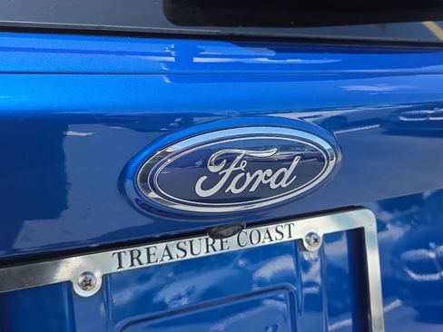 Used 2017 Ford Escape Titanium w/ Equipment Group 301A AWD/4WD image 36