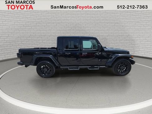 Used 2025 Jeep Gladiator Sport AWD/4WD image 5