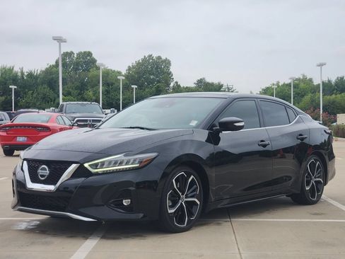 Used 2022 Nissan Maxima SR w/ Sport Mat Group FWD image 3