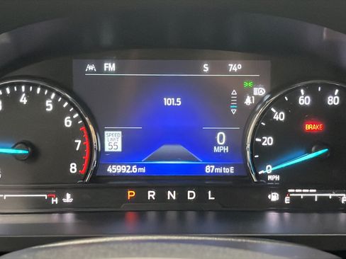Used 2022 Ford Explorer XLT w/ Equipment Group 202A AWD/4WD image 17