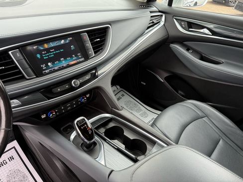 Used 2019 Buick Enclave Premium image 10