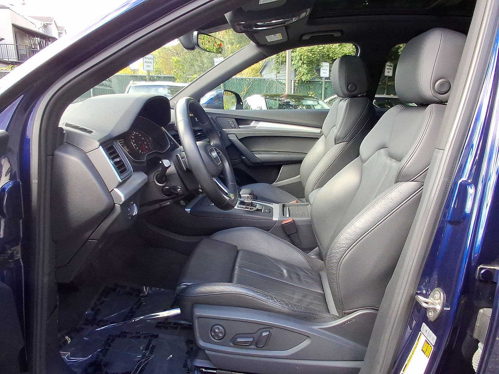 Used 2020 Audi Q5 2.0T Premium w/ Titanium Sport Package AWD/4WD image 17