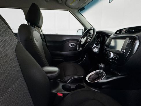 Used 2018 Kia Soul + FWD image 27