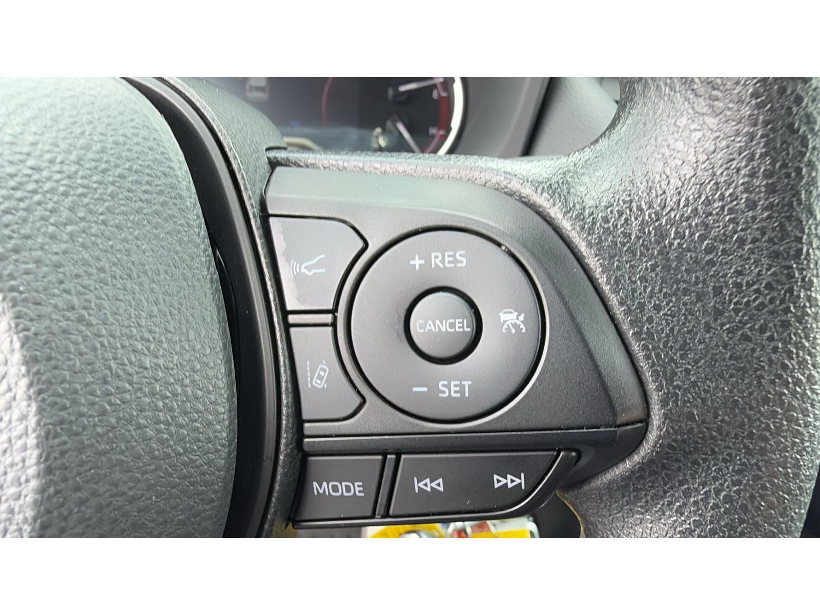 Certified 2025 Toyota RAV4 LE AWD/4WD image 27