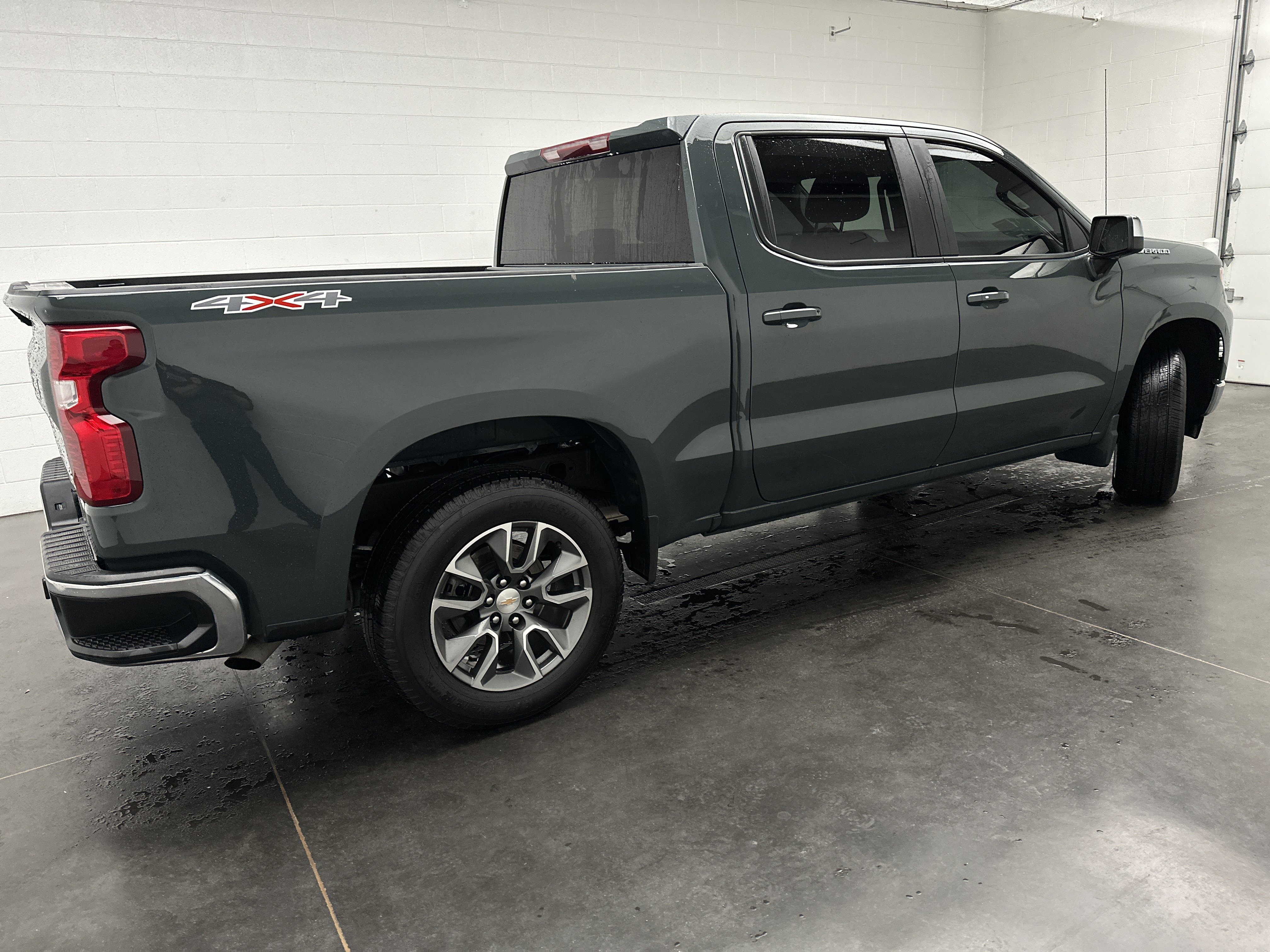 Used 2026 Chevrolet Silverado 1500 LT AWD/4WD image 8