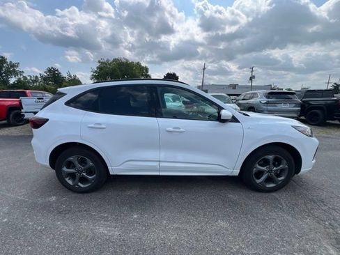 Used 2023 Ford Escape ST-Line Select w/ Tech Pack #2 AWD/4WD image 4