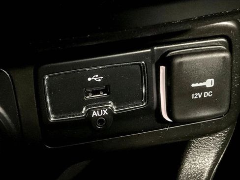 Used 2022 Jeep Renegade Latitude w/ Sun/Sound Group image 33