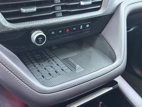 Used 2025 Ford Explorer Platinum w/ Ultimate Package image 19