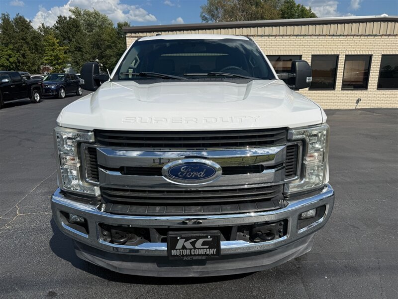 Used 2018 Ford F250 XLT w/ XLT Value Package AWD/4WD image 3