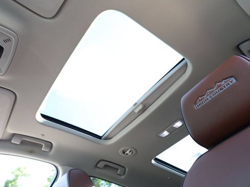 Used 2020 Chevrolet Traverse High Country w/ LPO, Floor Liner Package AWD/4WD image 8
