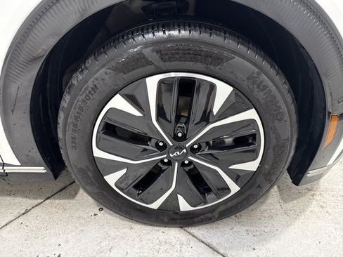 Certified 2024 Kia EV6 Wind w/ Wind Technology Package AWD/4WD image 33