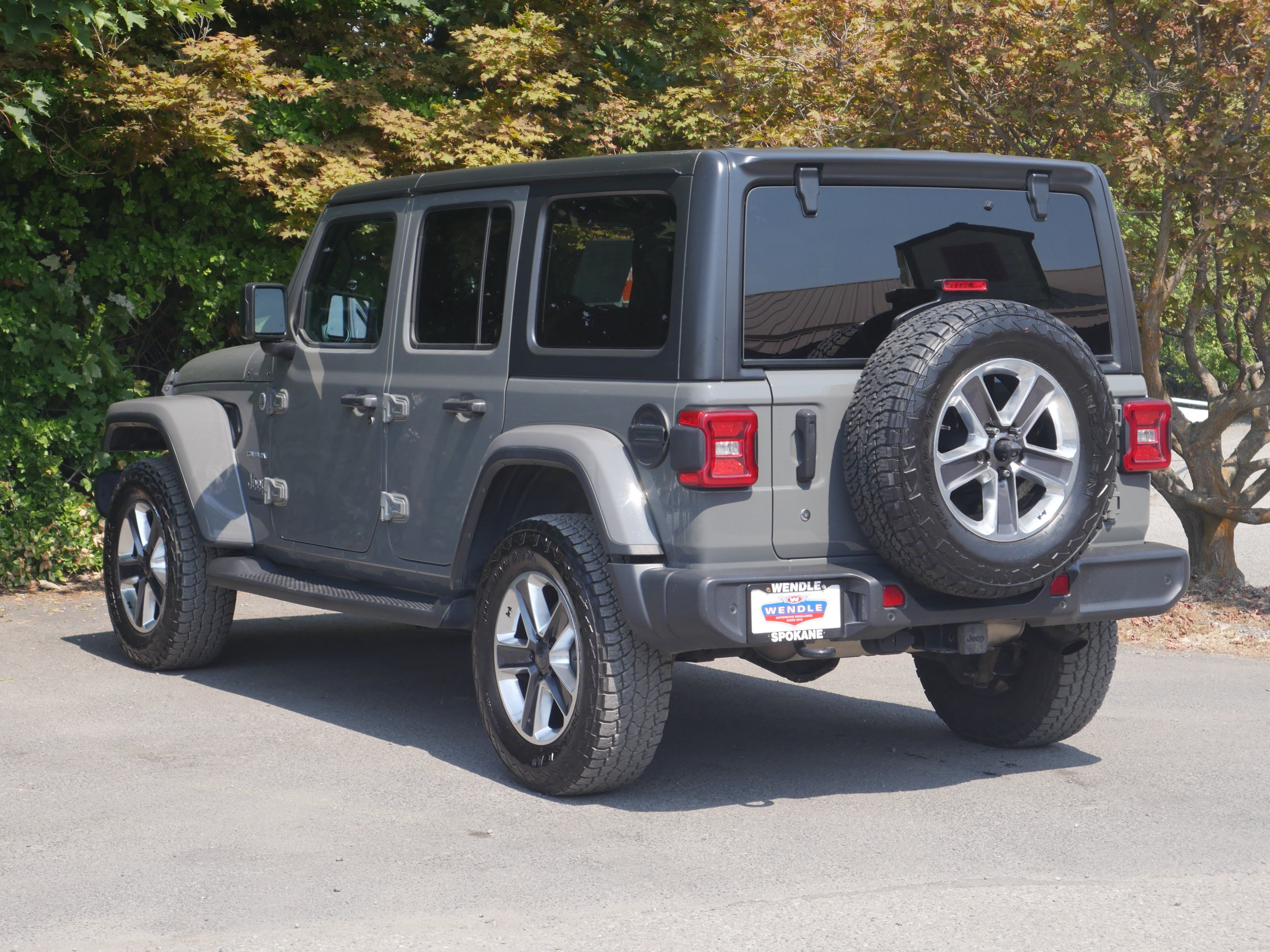 Used 2018 Jeep Wrangler Unlimited Sahara AWD/4WD image 18
