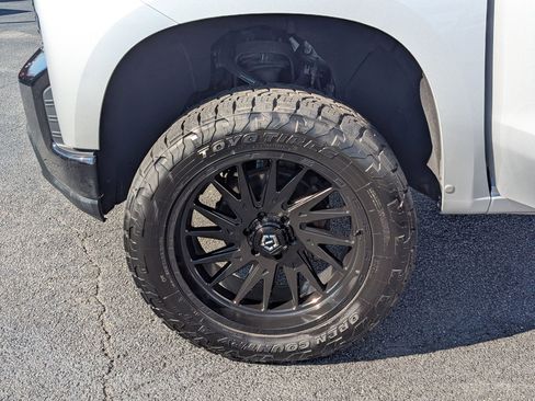 Used 2019 Chevrolet Silverado 1500 Custom Trail Boss w/ Custom Convenience Package image 10