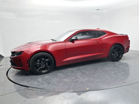 Used 2020 Chevrolet Camaro LT image 4