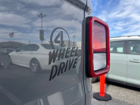 Used 2023 Jeep Gladiator Sport AWD/4WD image 29