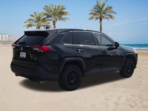 Used 2023 Toyota RAV4 LE FWD image 8