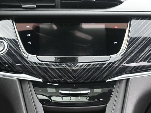 Certified 2025 Cadillac XT6 Premium Luxury w/ Technology Package AWD/4WD image 30