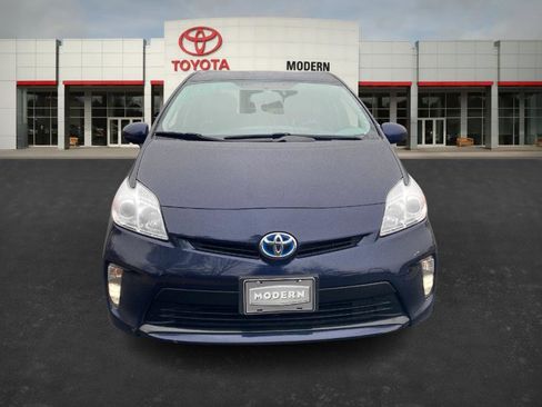 Used 2015 Toyota Prius Two image 2