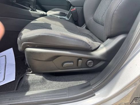 Used 2025 Subaru Forester Premium w/ Convenience Package #1 AWD/4WD image 19