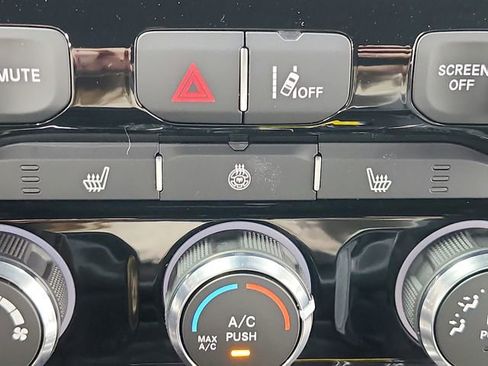 Used 2025 RAM 1500 Big Horn image 32