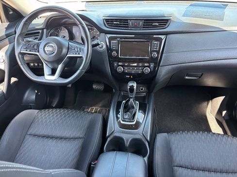 Used 2020 Nissan Rogue SV FWD image 16