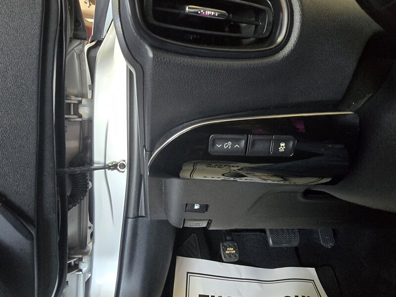 Used 2016 Toyota Prius Two FWD image 19