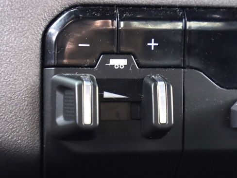 Used 2021 RAM 3500 Big Horn image 26