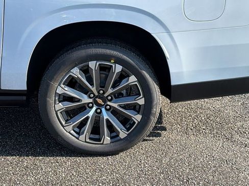 New 2026 Chevrolet Suburban High Country image 9