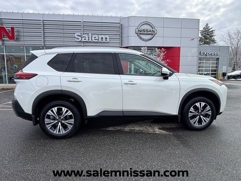Certified 2023 Nissan Rogue SV w/ SV Premium B Package AWD/4WD image 18