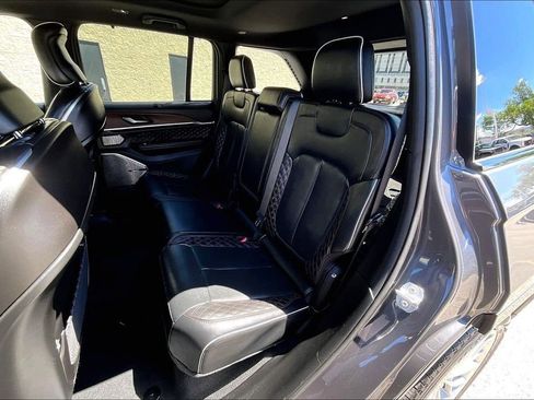 Used 2022 Jeep Grand Cherokee Summit w/ Advanced Protech Group IV AWD/4WD image 25