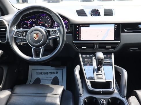 Used 2022 Porsche Cayenne AWD/4WD image 15