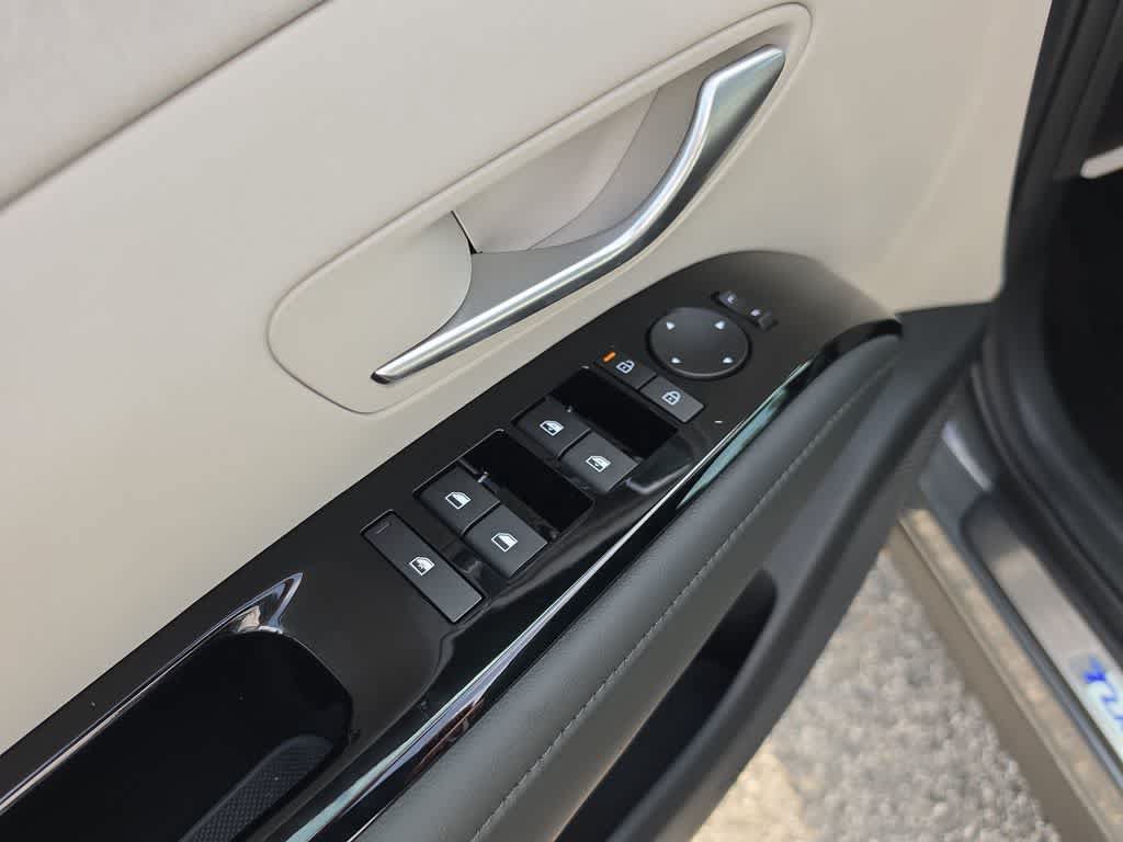 New 2026 Hyundai Tucson Limited FWD image 17