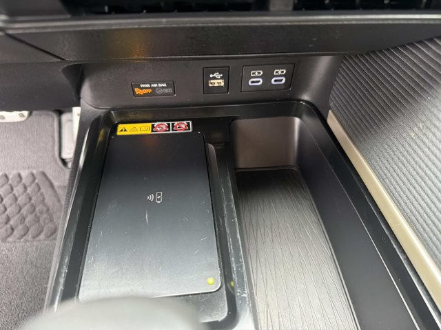 Certified 2025 Toyota Camry SE FWD image 30
